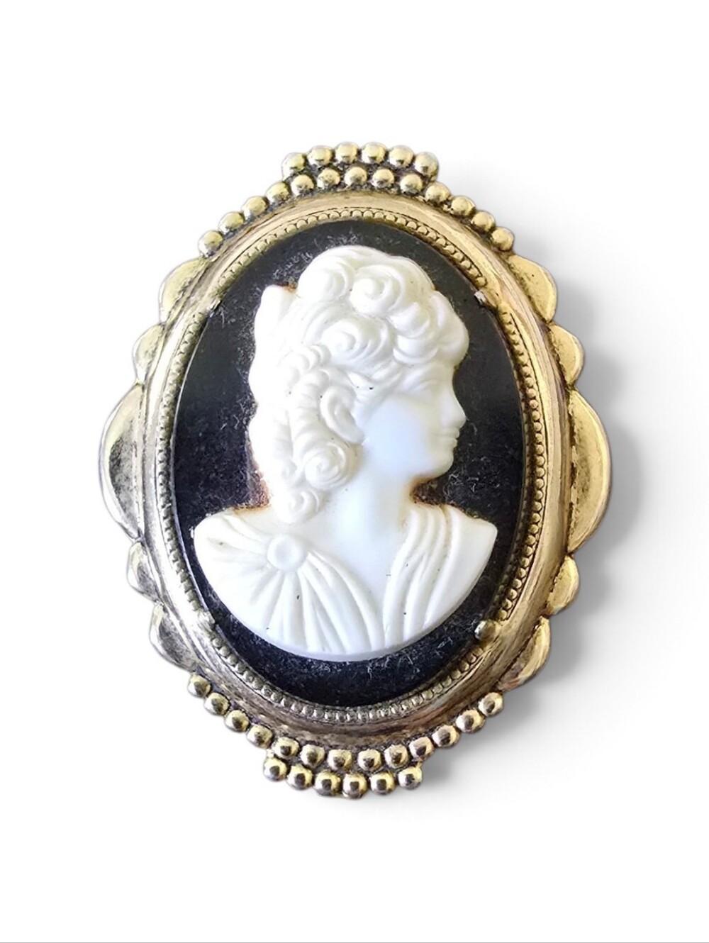 Vintage Black and White Cameo Brooch - Classic Women's Jewelry